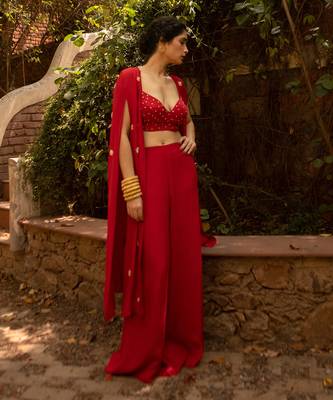 Red slit jacket set 2