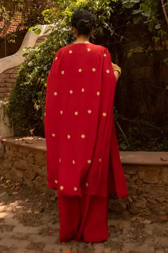 Red slit jacket set