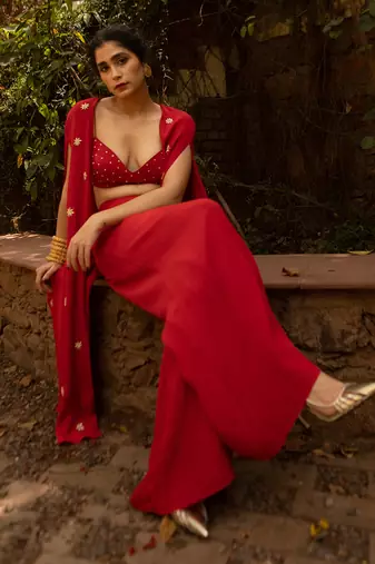 Red slit jacket set