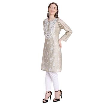 Lucknowi grey chikan kurti and pant set 4