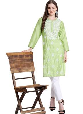 Lucknowi green chikan kurti and pant set 1