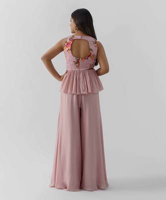Pink crepe flared pant set 5
