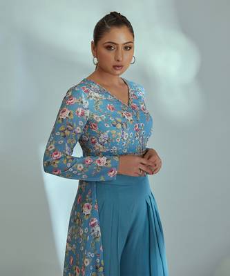 Blue hand embroidered pant set 4