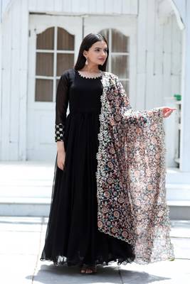 Black Fuax Blooming Embroidered gown with Dupatta 4