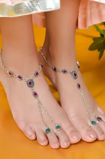 Traditional anklet with attached double toe rings