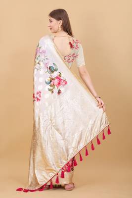 Beautiful Digital Floral Print Soft Silk Blend Saree With Rich Golden Zari Pallu & Border 2