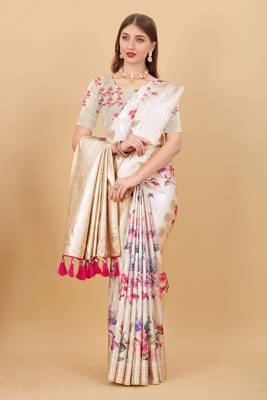 Beautiful Digital Floral Print Soft Silk Blend Saree With Rich Golden Zari Pallu & Border 3
