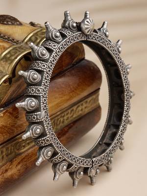 Sasha silver-plated textured designed antique adjustable oxidised bangle 1