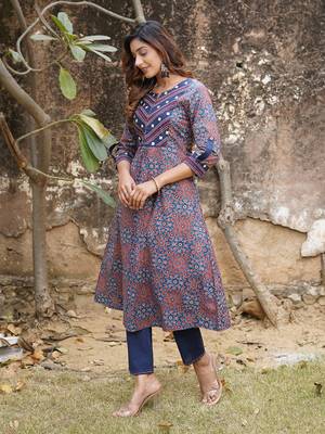 women blue and rust printed straight kurta pant set 4