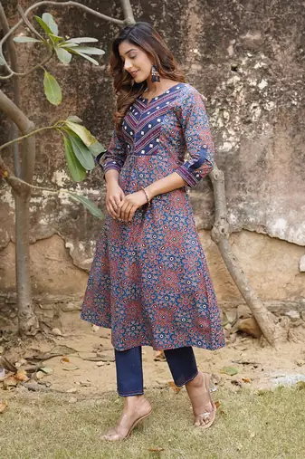 women blue and rust printed straight kurta pant set