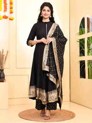 women black printed anarkali kurta palazzo and dupatta set 1