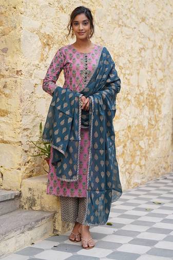 Jaitpuriya women pink floral print straight kurta palazzo and dupatta set