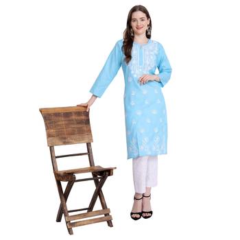 Lucknowi straight embroidered cotton kurta set 3