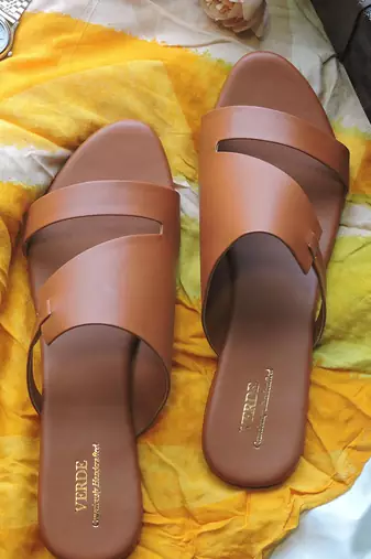 Tan i footwear