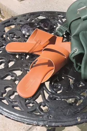 Tan i footwear
