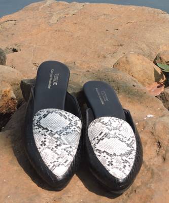 Black feet charmer footwear 5