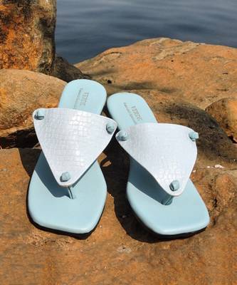 Sky blue texture akasa footwear 1