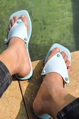 Sky blue texture akasa footwear