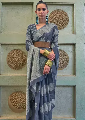KORAMS DESIGN LUCKNOWI WOVEN BLUE FLORAL DESIGN PARTY WEAR CHIKANKARI SAREE WITH BLOUSE 4