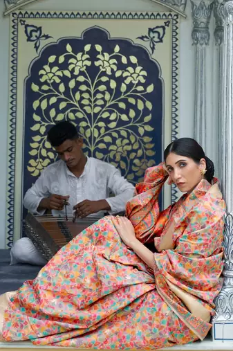Peach Women'S Kashmiri Pashmina Woven Design Celebrity Saree With Blouse Piece