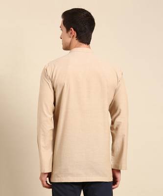 this short kurta can be paired up with white/black pant. 5