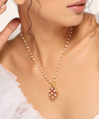 Red gold tone kundan pendant with chain 2