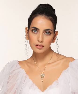 White gold kundan and pearl pendant with chain 1