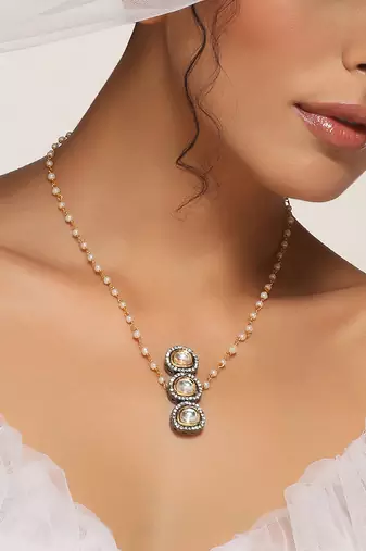 Grey rhodium finish kundan pendant with chain