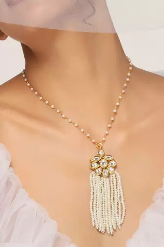 White gold tone kundan pendant with chain