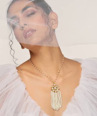 White gold tone kundan pendant with chain 3