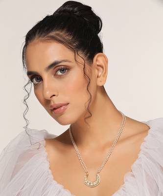 Gold tone kundan pendant with chain 2