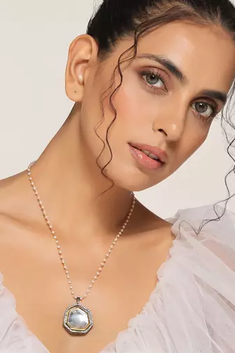Grey rhodium finish polki pendant with chain