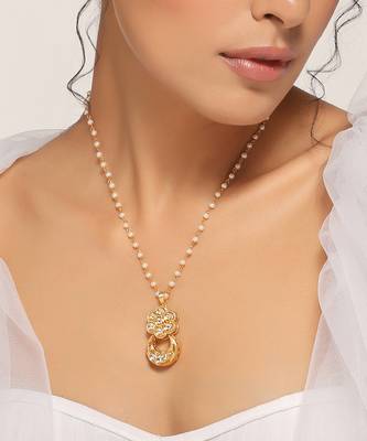 Gold tone kundan pendant with chain 2
