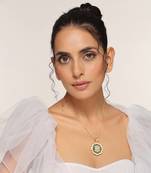 Green gold tone kundan pendant with chain