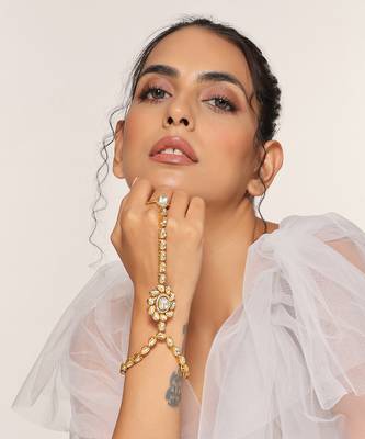 Gold tone kundan hathphool 1