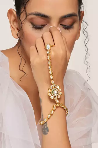 Gold tone kundan hathphool