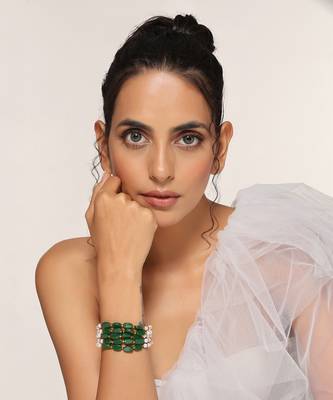 Green and white gold tone pearl bracelet 1