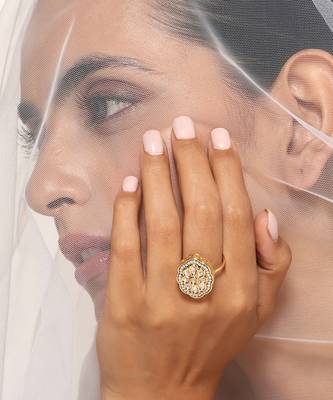 Gold tone kundan ring 1