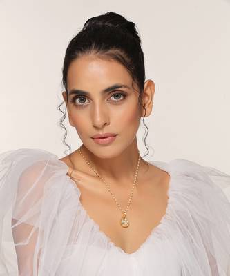 Gold tone kundan pendant with chain 1