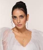 Gold tone kundan pendant with chain