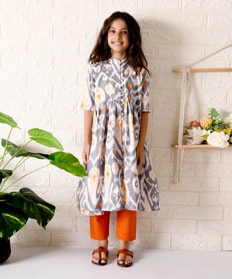 Grey paisley ikat kurta set 1