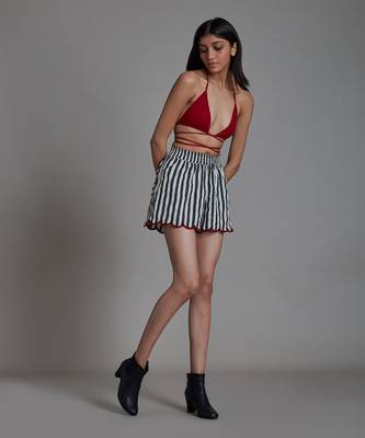 Black stripe scallop shorts set 1