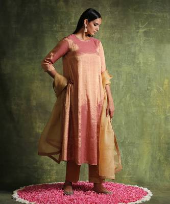 Rose gold pure chanderi tissue kurta set 3