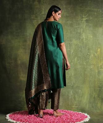 Pine green moonga silk kurta set 4