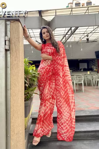 Sutram Printed Red Daily Wear 5.5 Meter Saree With 0.8 Meter Unstitch Blouse Piece