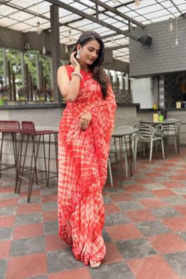 Sutram Printed Red Daily Wear 5.5 Meter Saree With 0.8 Meter Unstitch Blouse Piece 4
