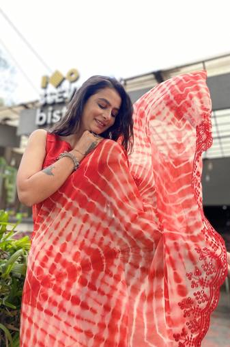 Sutram Printed Red Daily Wear 5.5 Meter Saree With 0.8 Meter Unstitch Blouse Piece