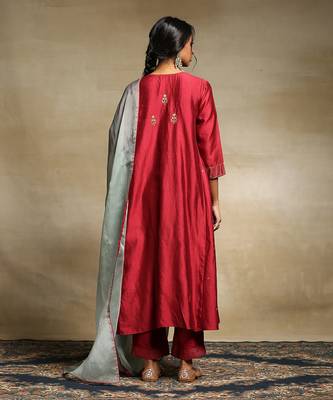 Deep red handloom pure chanderi kurta set 2
