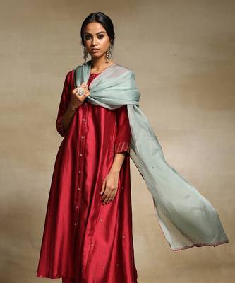 Deep red handloom pure chanderi kurta set 4