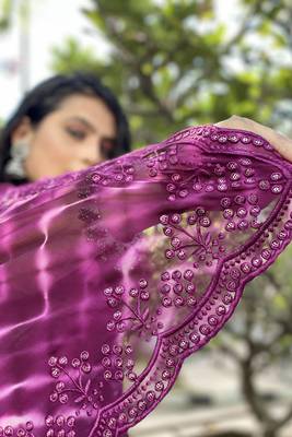 Sutram Printed Purple Daily Wear 5.5 Meter Saree With 0.8 Meter Unstitch Blouse Piece 5